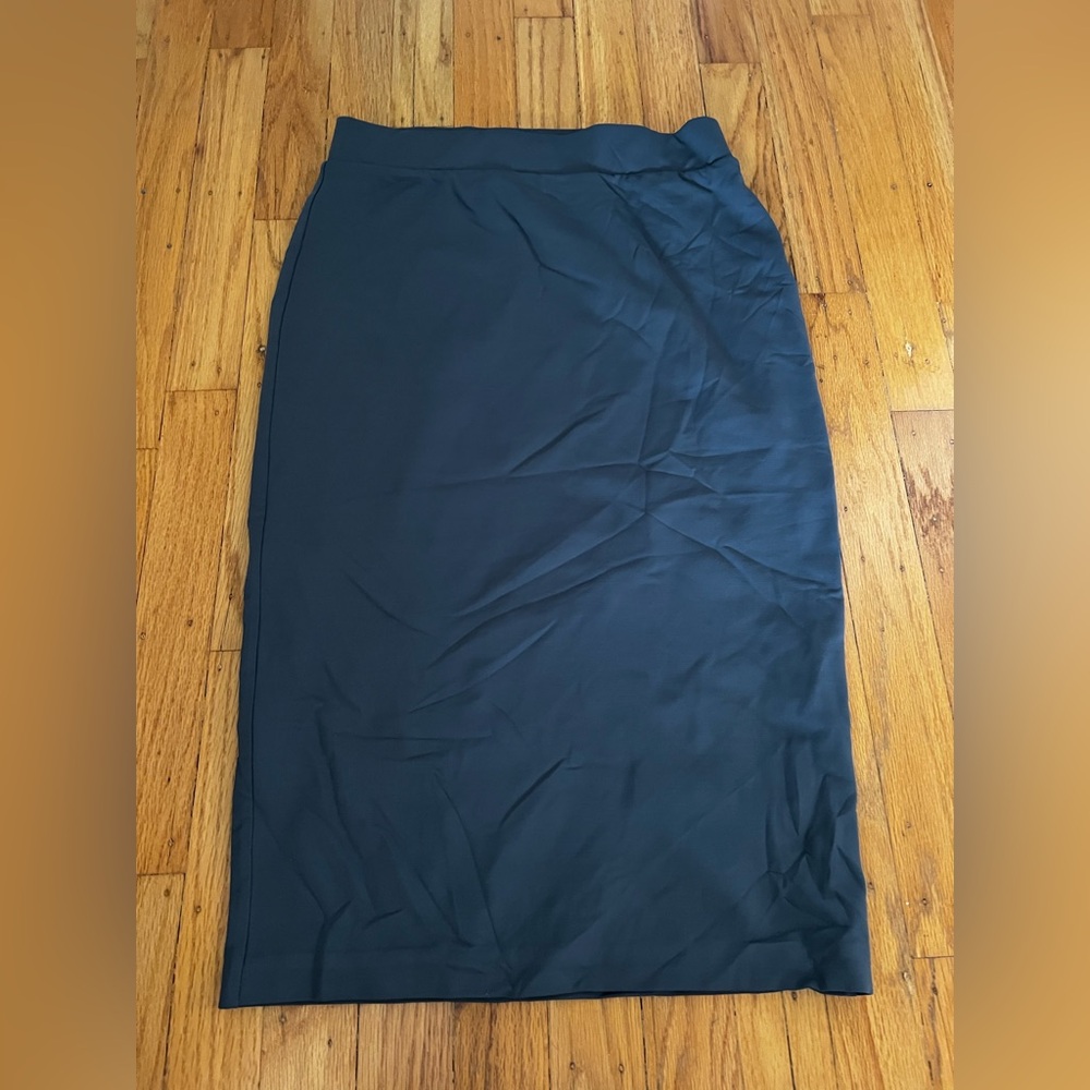 LIKE NEW! Aritzia Babaton contour pencil skirt Smokey green small